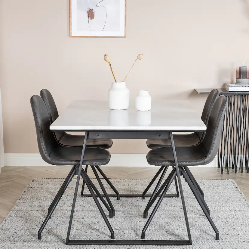 Matgrupp Venture Home Estelle 140 med 4 Pobbie Snurrfunktion Stolar Konstläder