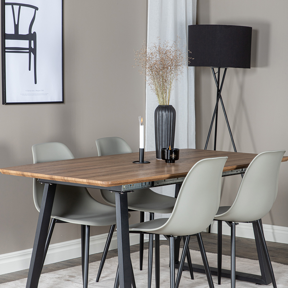 Matgrupp Venture Home Ina med 4 Pop Stolar