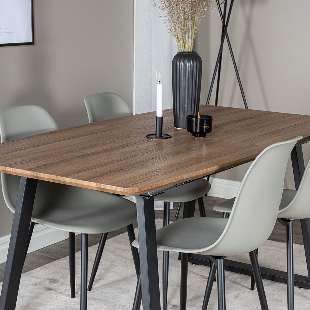 Matgrupp Venture Home Ina med 4 Pop Stolar