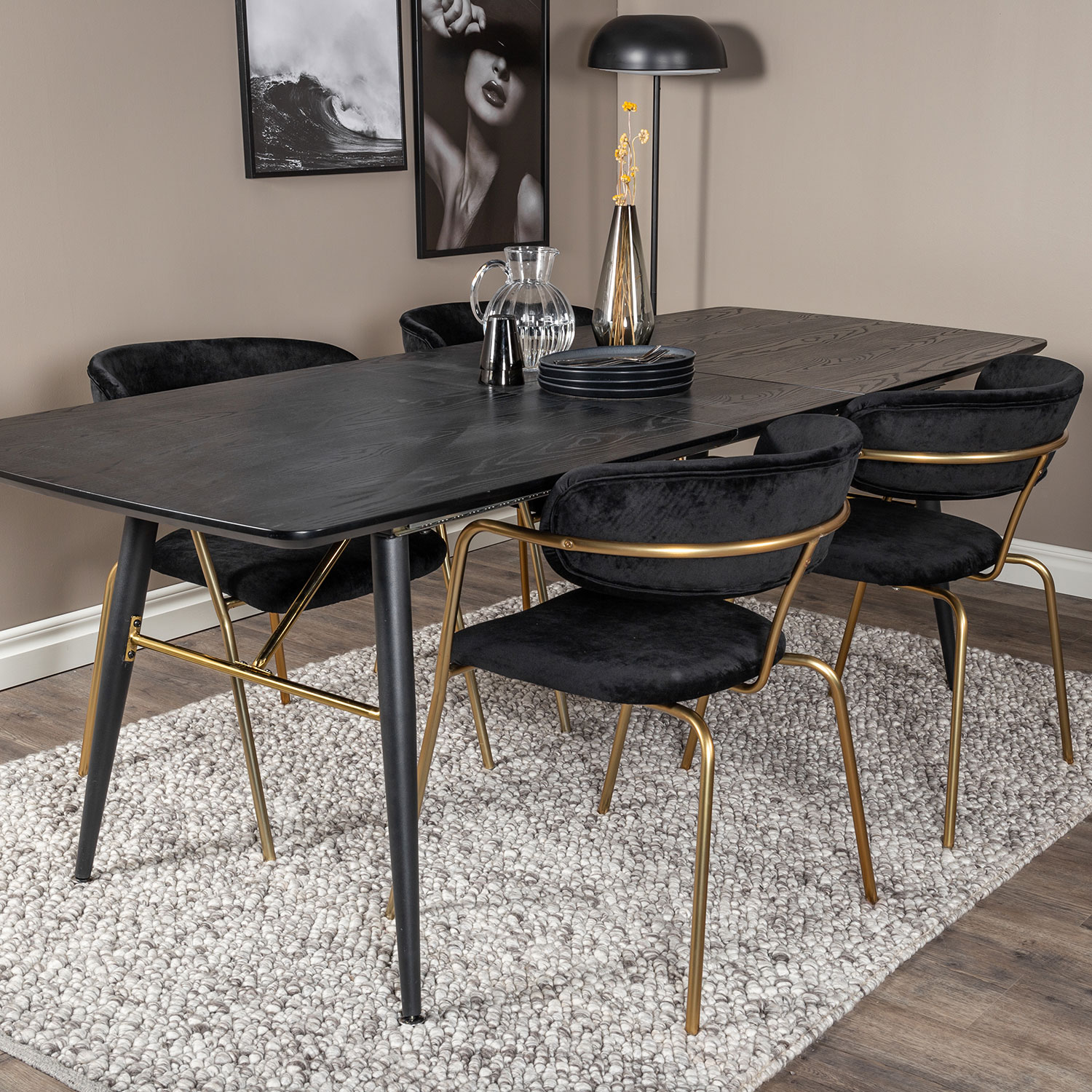 Matgrupp Venture Home Gold med 4 Arrow stolar