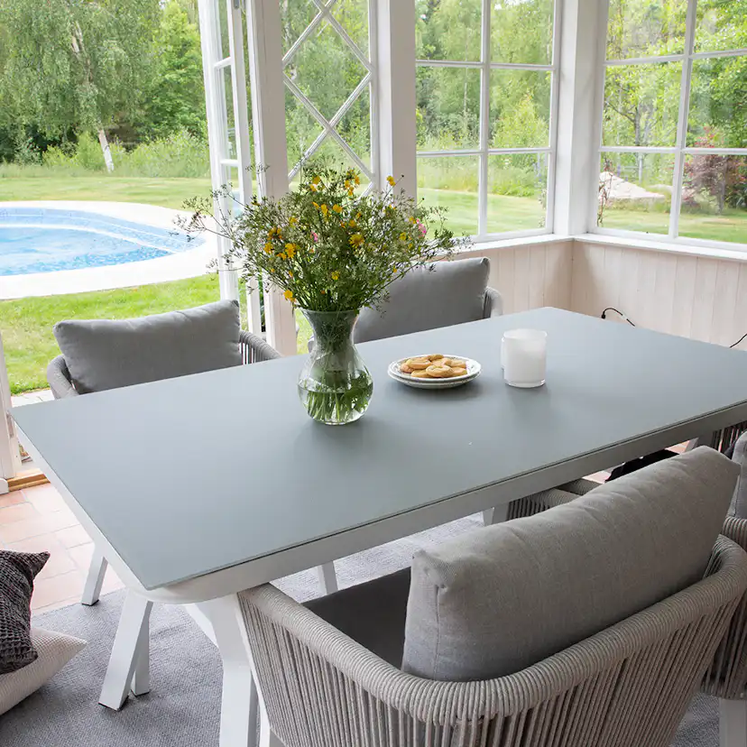 Matgrupp Venture Home Vyn Vit med 4 Vyn Matstolar