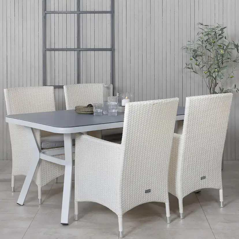 Matgrupp Venture Home Vyn med 4 Mani Karmstolar