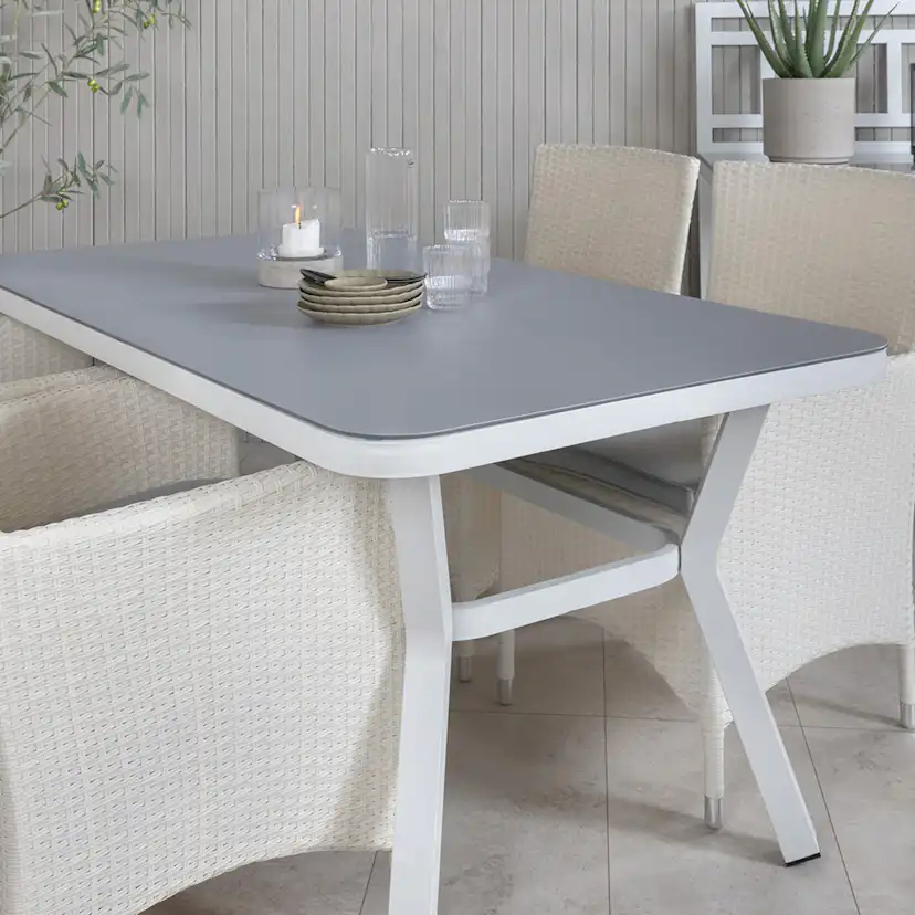 Matgrupp Venture Home Vyn med 4 Mani Karmstolar