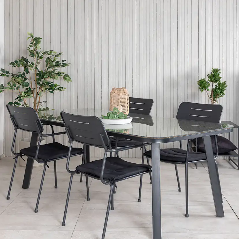 Matgrupp Venture Home Olle med 4 Nime Matstolar