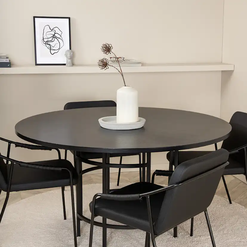 Matgrupp Venture Home Wien med 4 Tjärö Stolar Konstläder