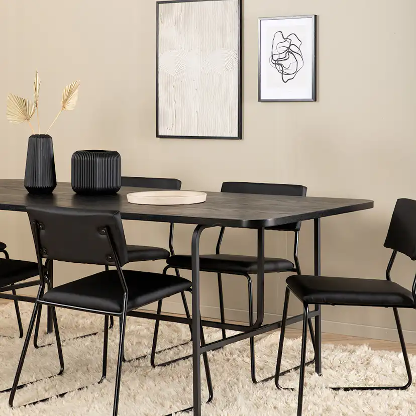Matgrupp Venture Home Chicago matbord och Kungshamn matstol Svart