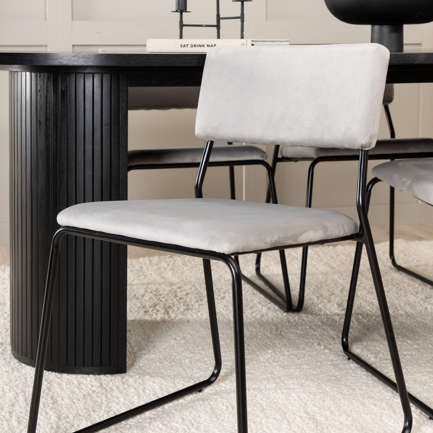 Matgrupp Venture Home Bianca Svart med 4 Kungshamn Stolar