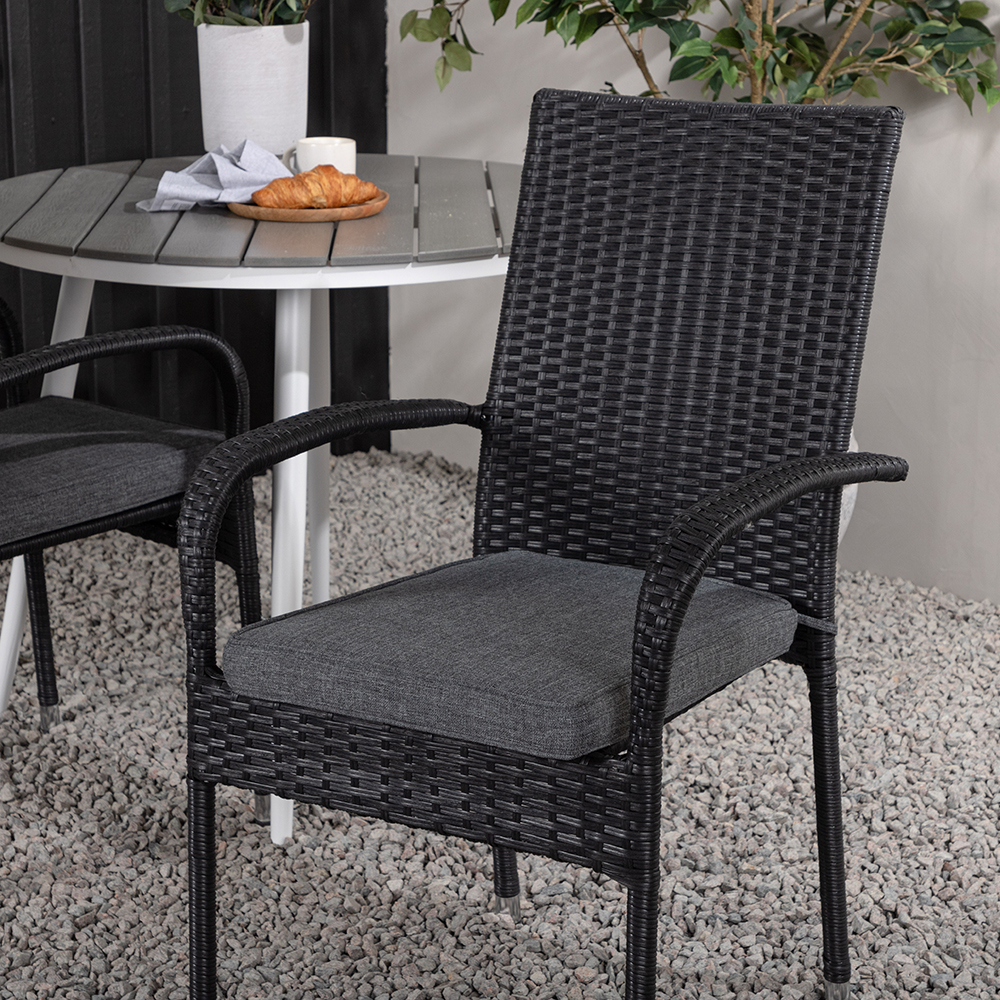 Cafégrupp Venture Home Break Ø90 cm med 2 Anna Stolar