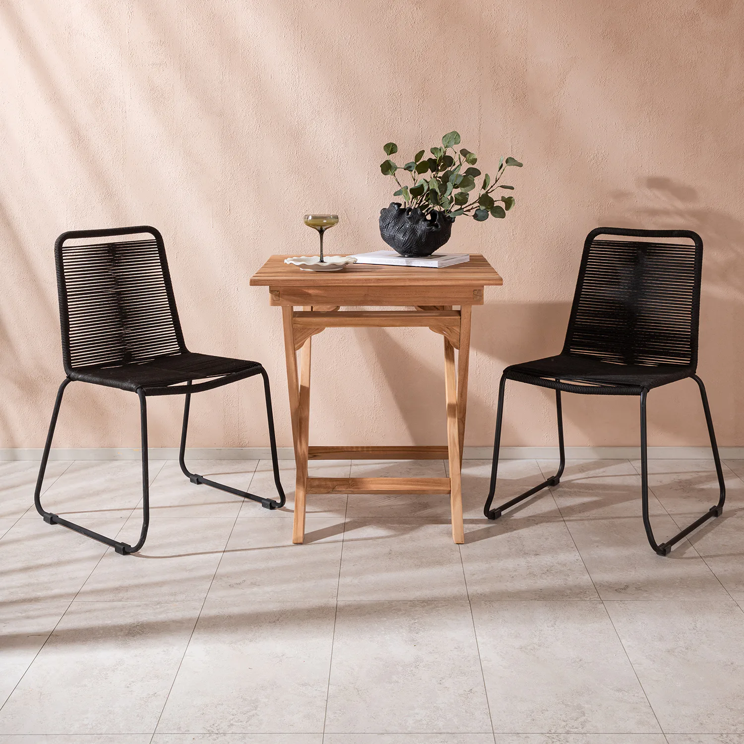 Matgrupp Utomhus Venture Home Ghana Teak 70x70 cm med 2 Lindos StapelTrädgårdsstolar