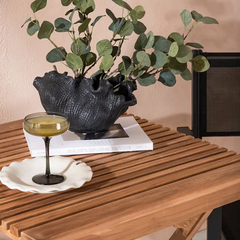 Cafégrupp Venture Home Ghana Teak 70x70 cm med 2 Copacabana Stapelstolar