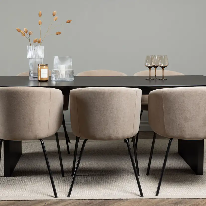 Matgrupp Venture Home Vail med 6 Berit Stolar