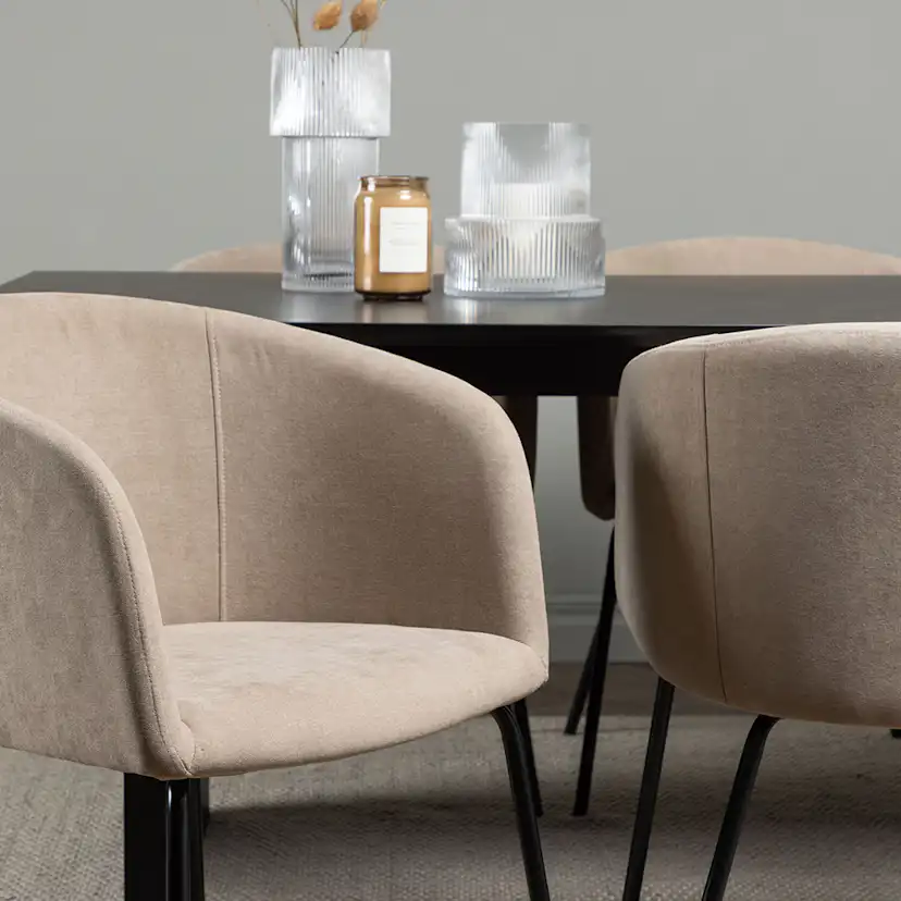 Matgrupp Venture Home Vail med 6 Berit Stolar