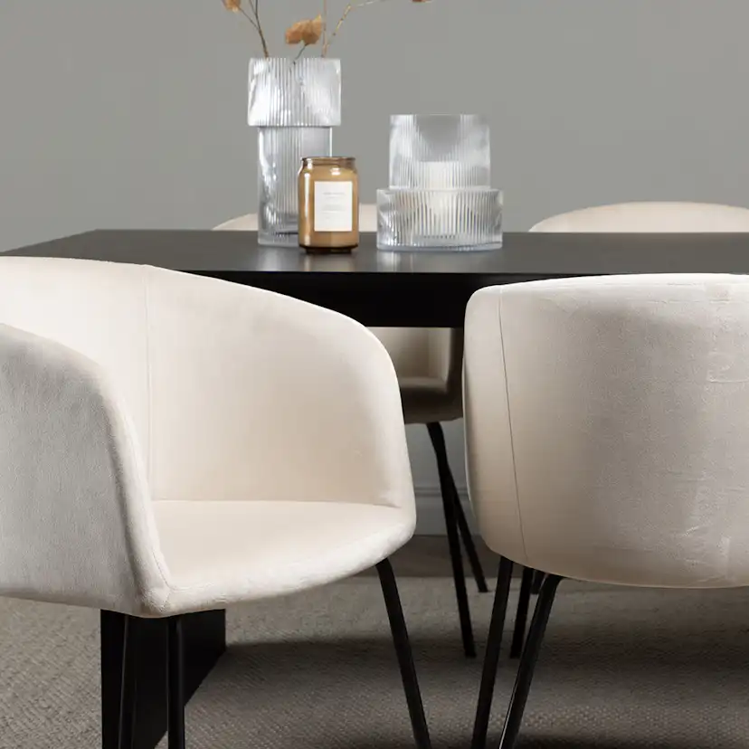 Matgrupp Venture Home Vail med 6 Berit Stolar Sammet