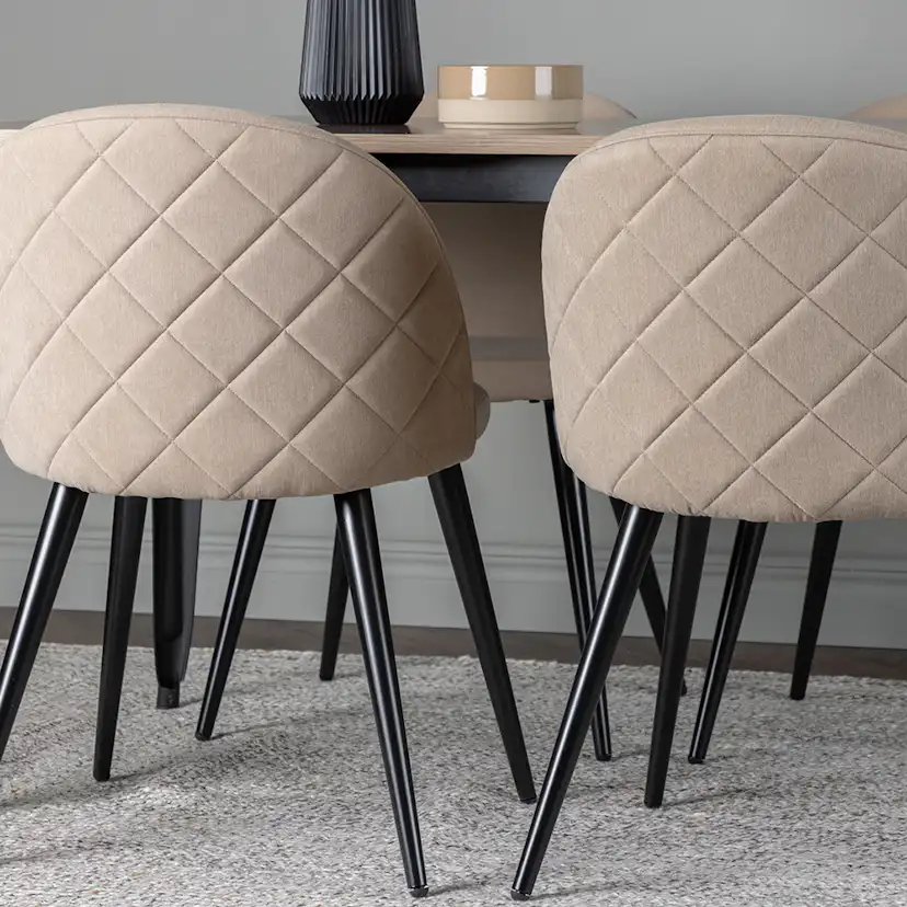 Matgrupp Venture Home Tempe Matbord 140 cm & 4 Velvet Stolar i Sammet