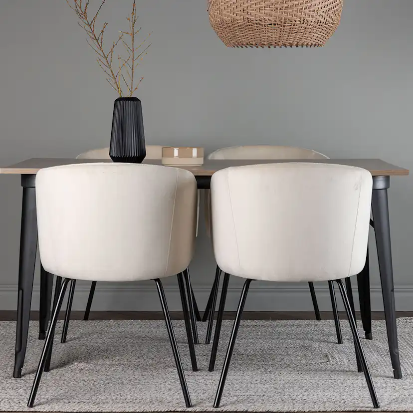 Matgrupp Venture Home Tempe 140 cm med 4 Berit Stolar Sammet