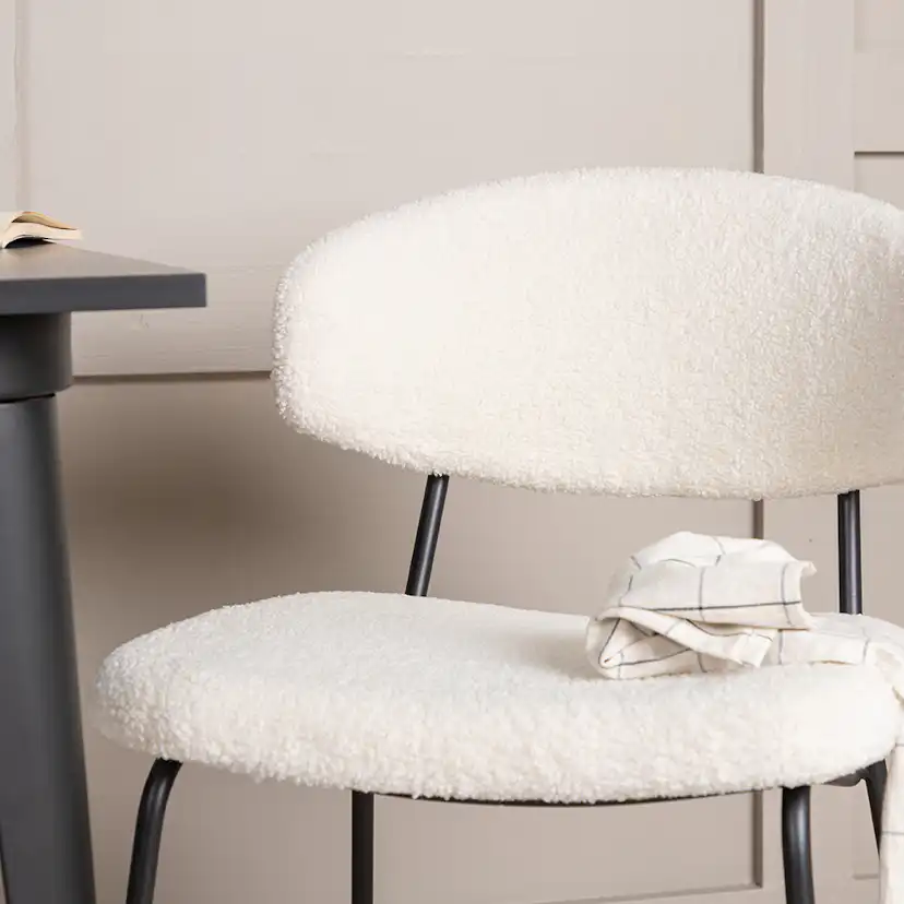 Matgrupp Venture Home Tempe med 2 Chico Stolar