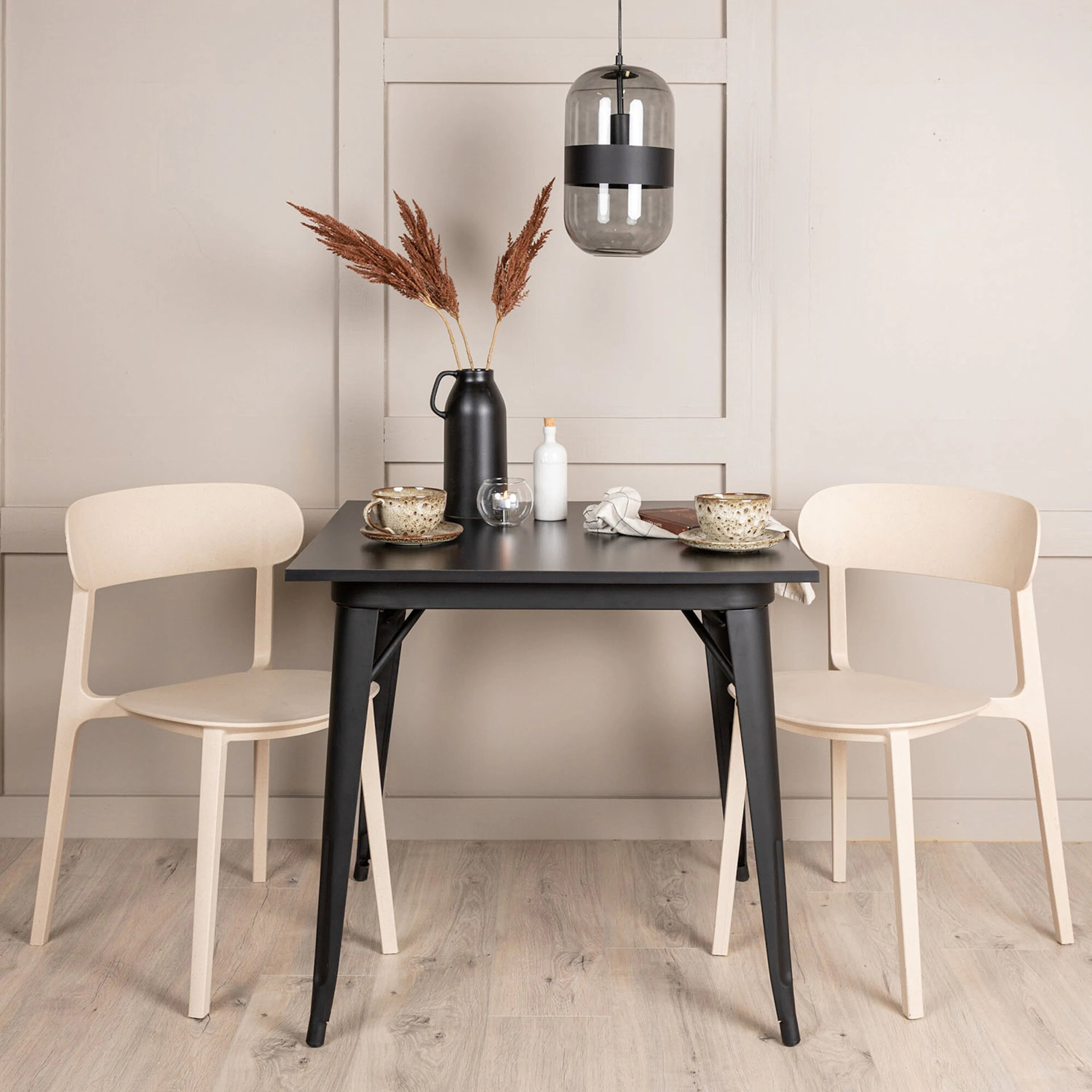 Matgrupp Venture Home Tempe med 2 st Åstol