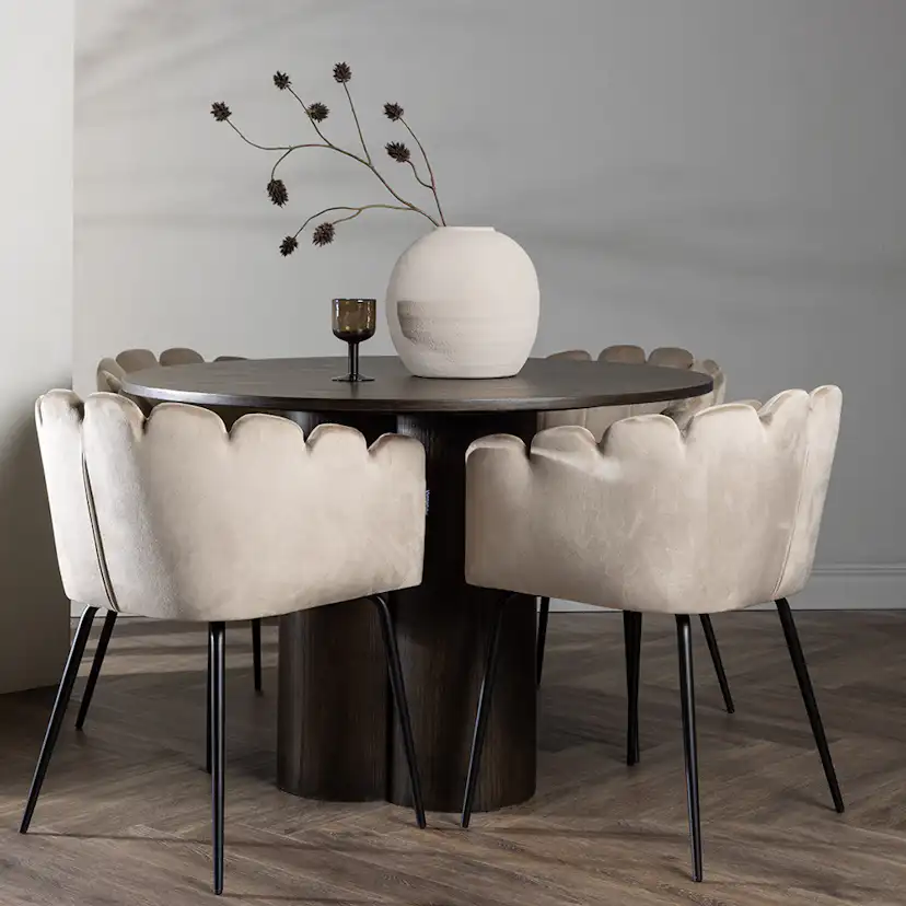Matgrupp Venture Home Olivia Ø 110 cm med 4 Limhamn Stolar Sammet
