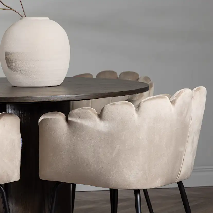 Matgrupp Venture Home Olivia Ø 110 cm med 4 Limhamn Stolar Sammet
