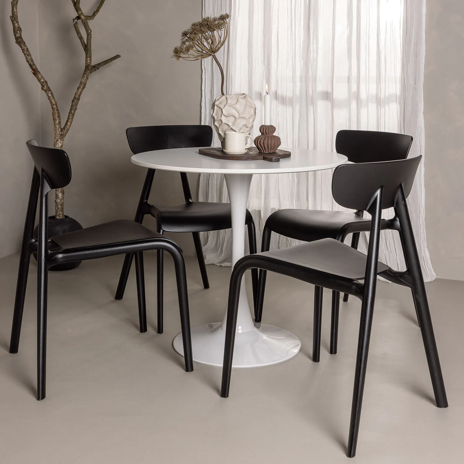 Matgrupp Venture Home Hamden Ø80 cm med 4 Ursholmen stolar