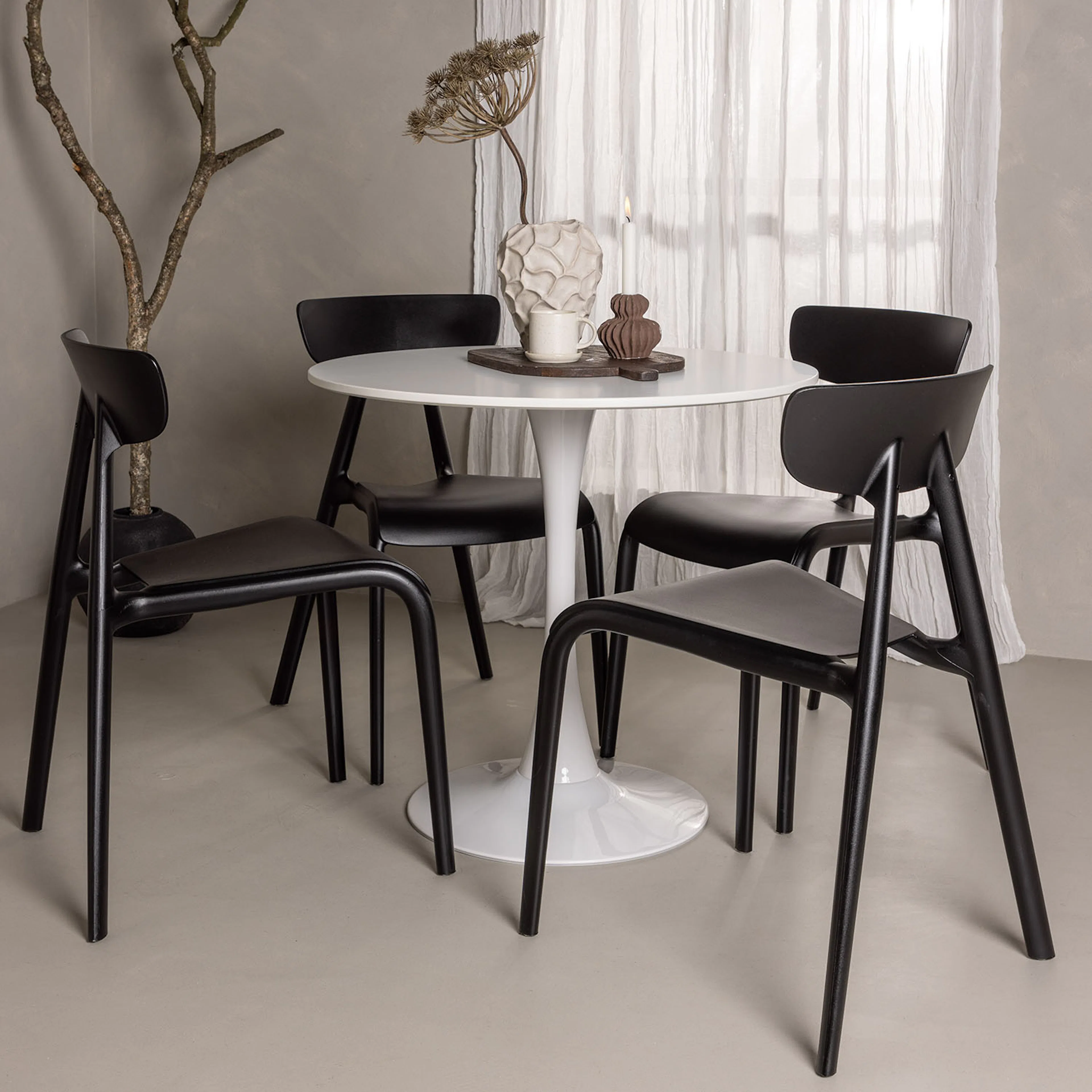 Matgrupp Venture Home Hamden Ø80 cm med 4 Ursholmen stolar