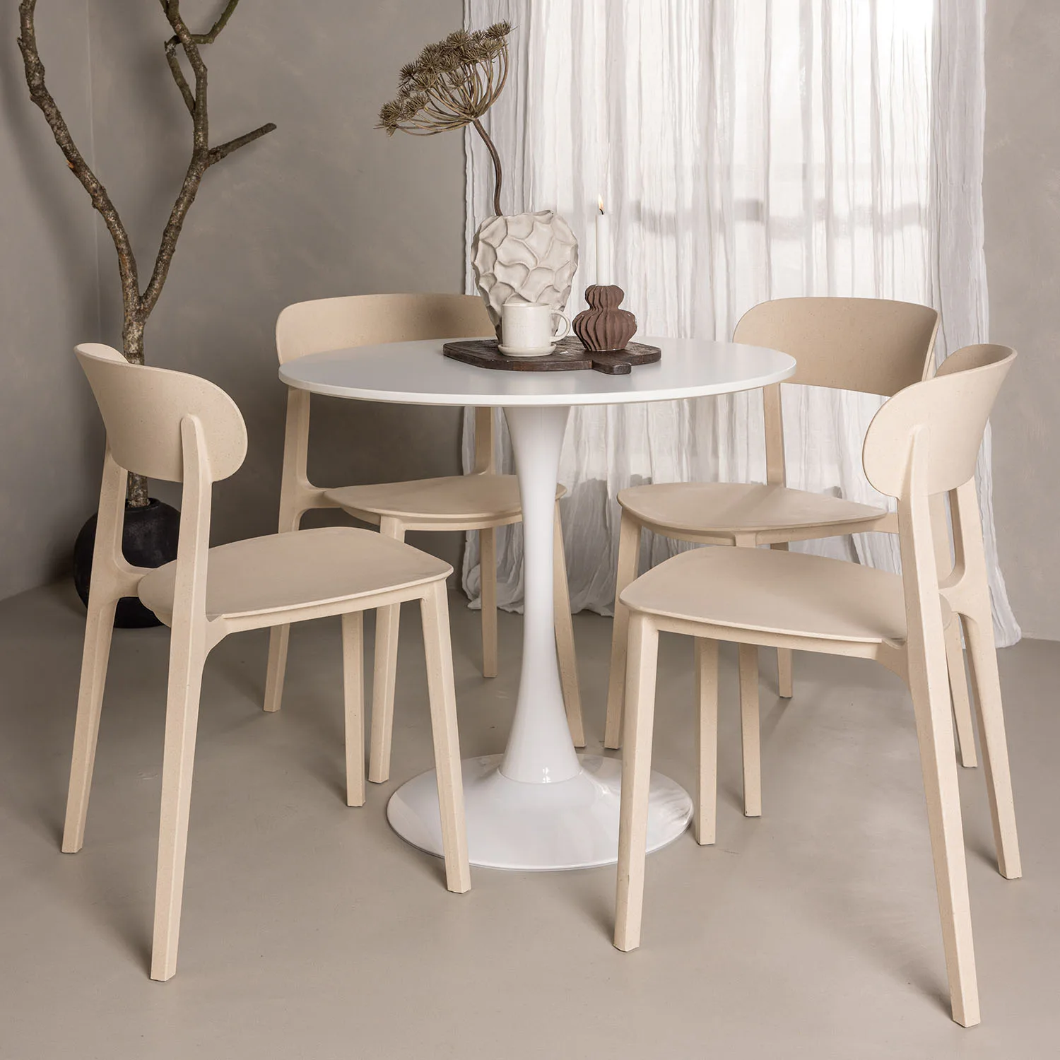 Matgrupp Venture Home Hamden Ø80 cm med 4 Åstol stolar