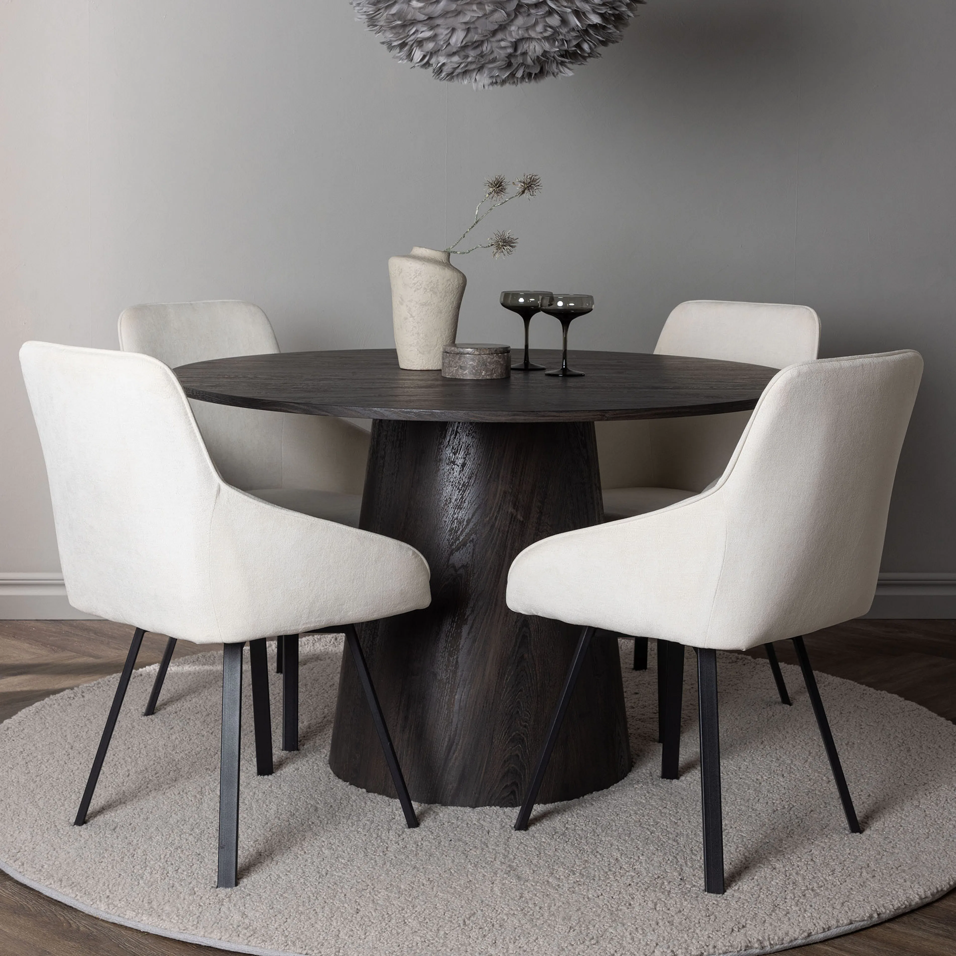 Matgrupp Venture Home Lanzo Ø120 cm med 4 st Rosie stolar