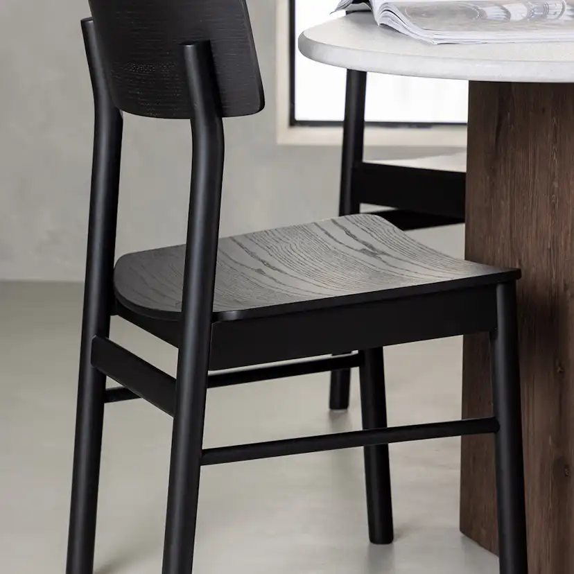 Matgrupp Venture Home Grönvik med 4 Montros Stolar