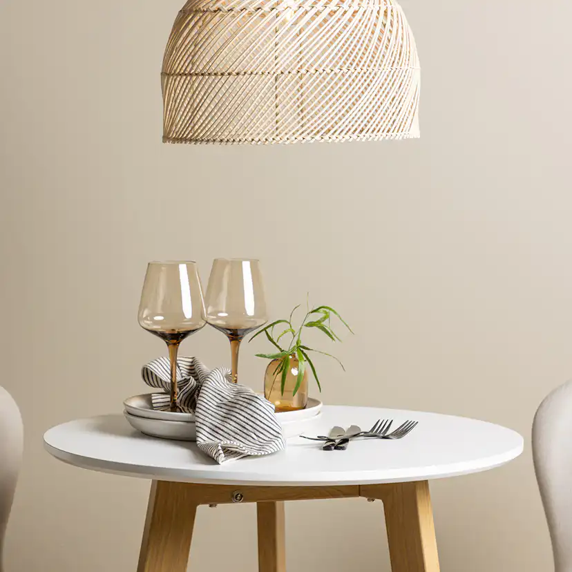 Matgrupp Venture Home Leonora Ø65 cm med 2 st Lilja stolar