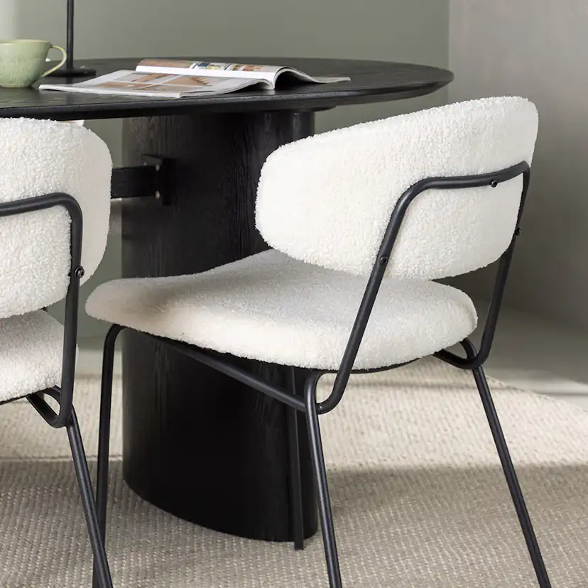 Matgrupp Venture Home Isolde med 4 st Chico stolar