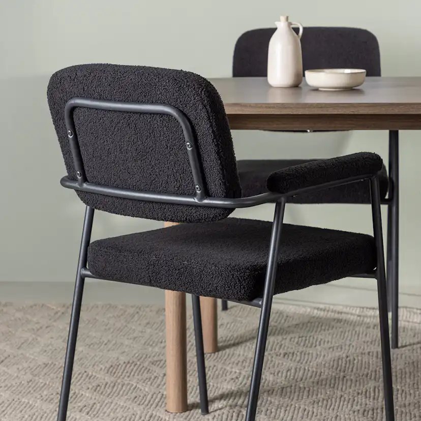 Matgrupp Venture Home Andy med 4 Yesterday Stolar