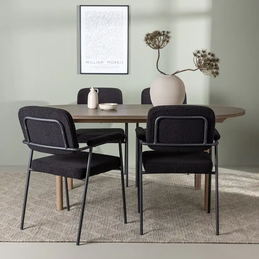 Matgrupp Venture Home Andy med 4 Yesterday Stolar