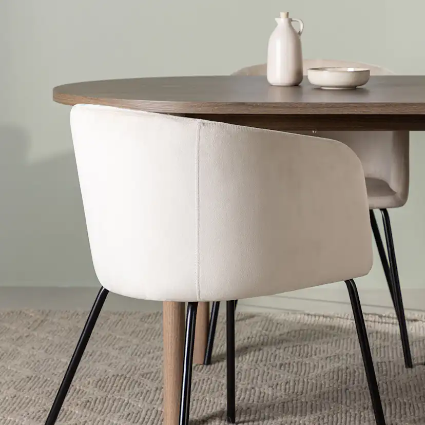 Matgrupp Venture Home Andy med 4 Berit Stolar