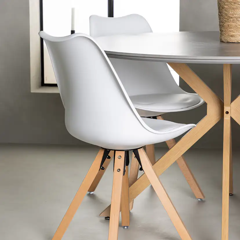 Matgrupp Venture Home Piazza Ø120 cm med 4 st Zeno stolar