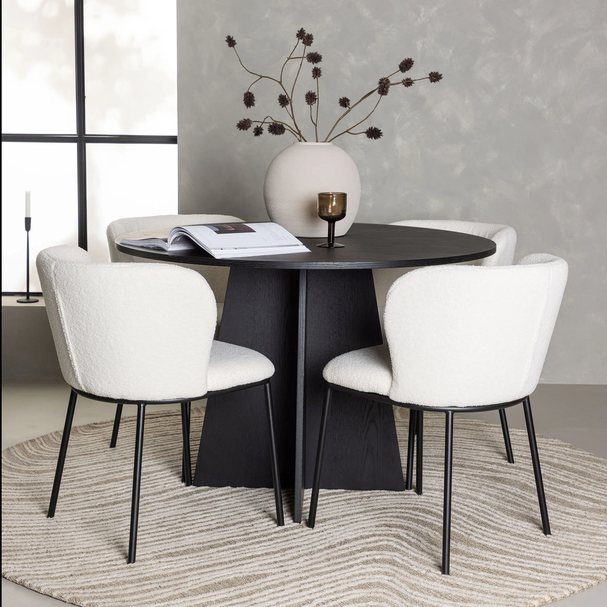 Matgrupp Venture Home Bootcut Ø110 cm med 4 st Edina stolar