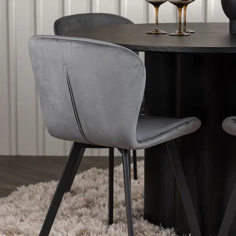 Matgrupp Venture Home Olivia Ø110 cm med 4 st Lilja stolar