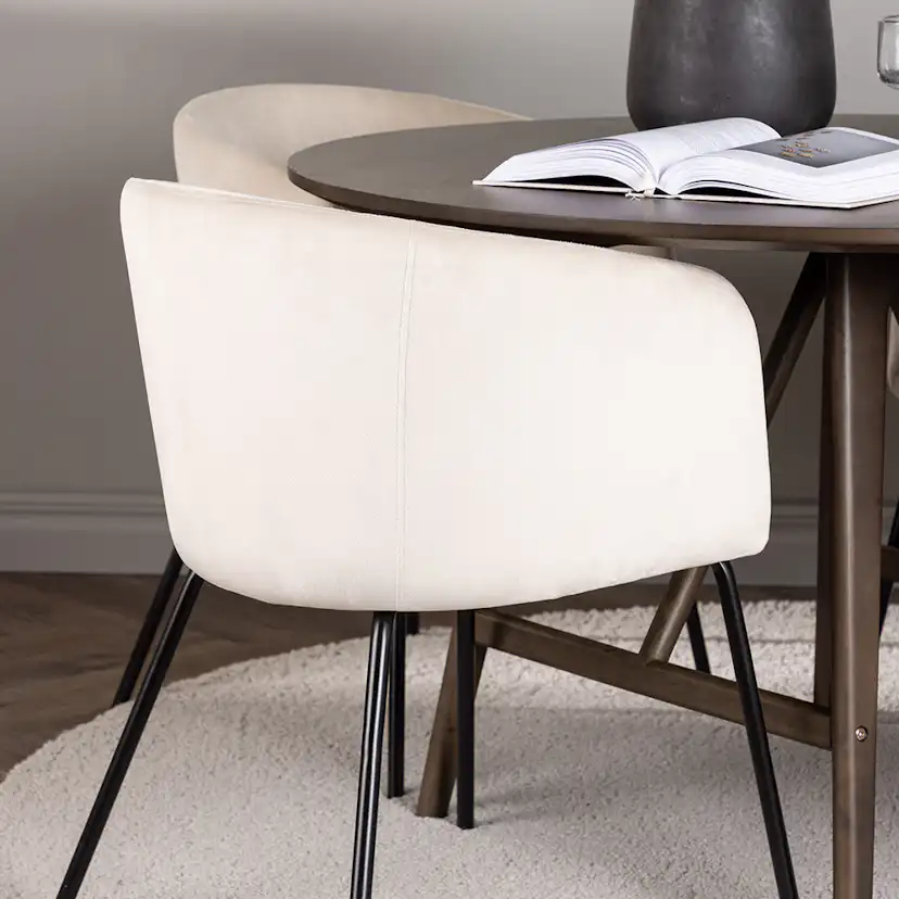 Matgrupp Venture Home Kaseidon Ø100 cm med 4 st Berit stolar