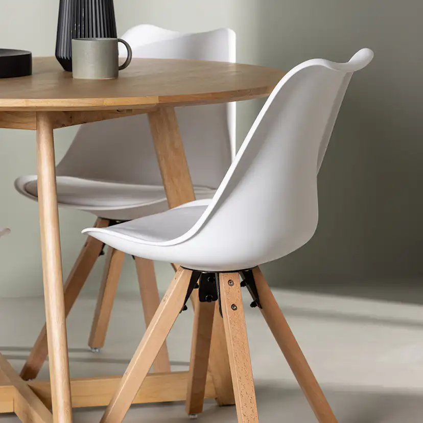 Matgrupp Venture Home Yakidon Ø120 cm med 4 st Zeno stolar