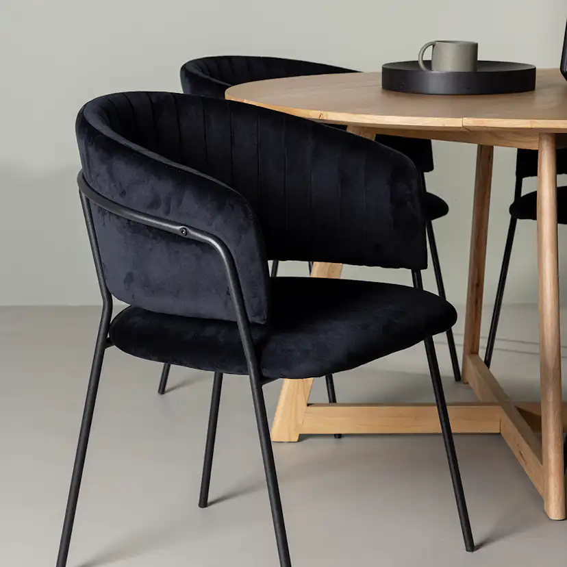 Matgrupp Venture Home Yakidon Ø120 cm med 4 st Selma stolar