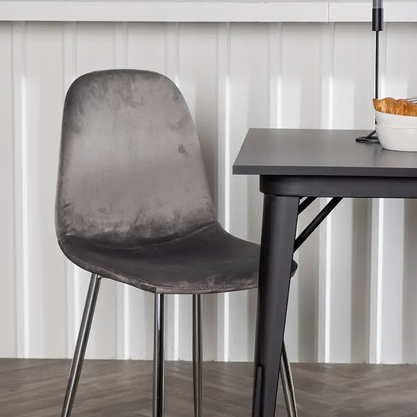 Matgrupp Venture Home Tempe med 2 st Eva stolar