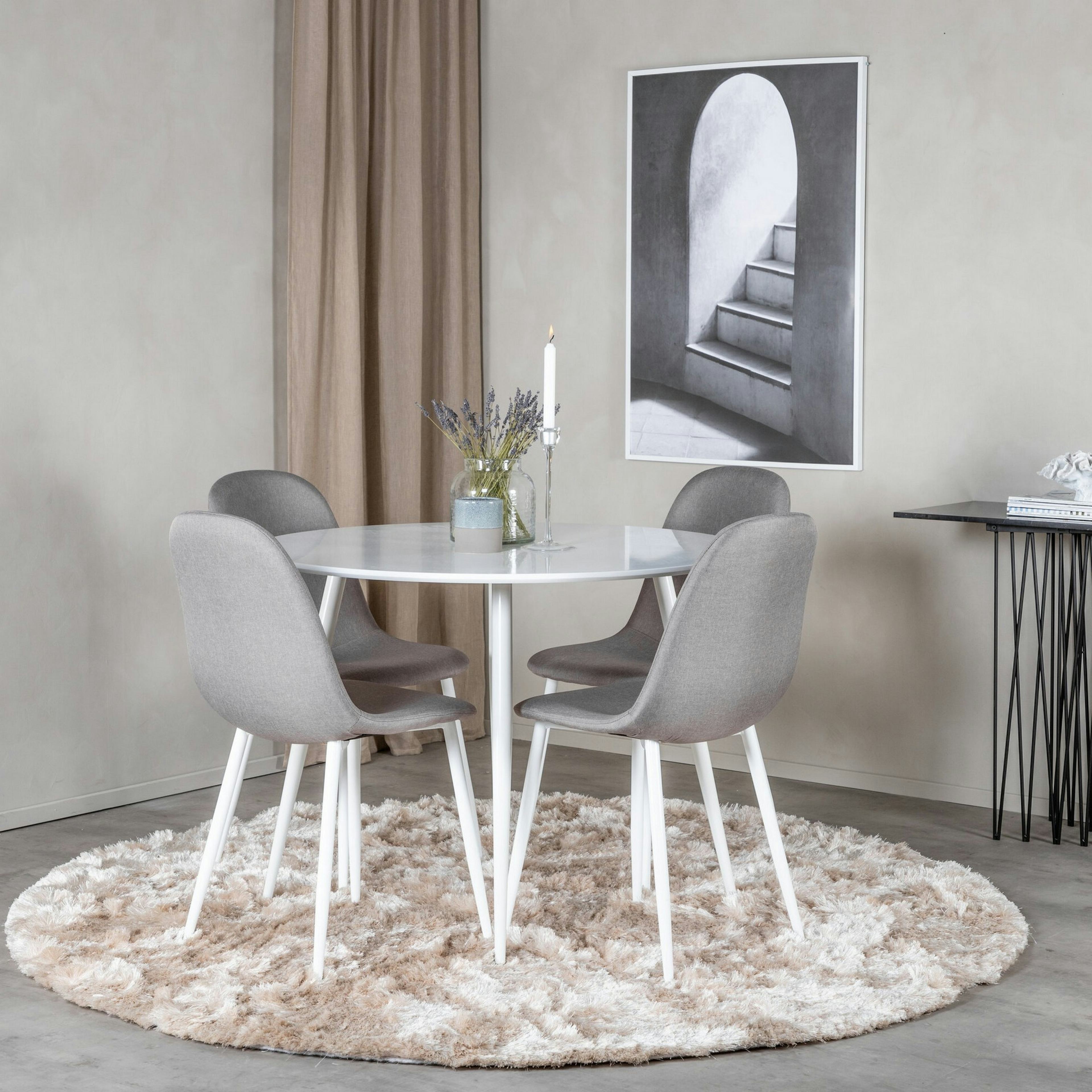 Matgrupp Venture Home Plaza med 4st Polar Stolar