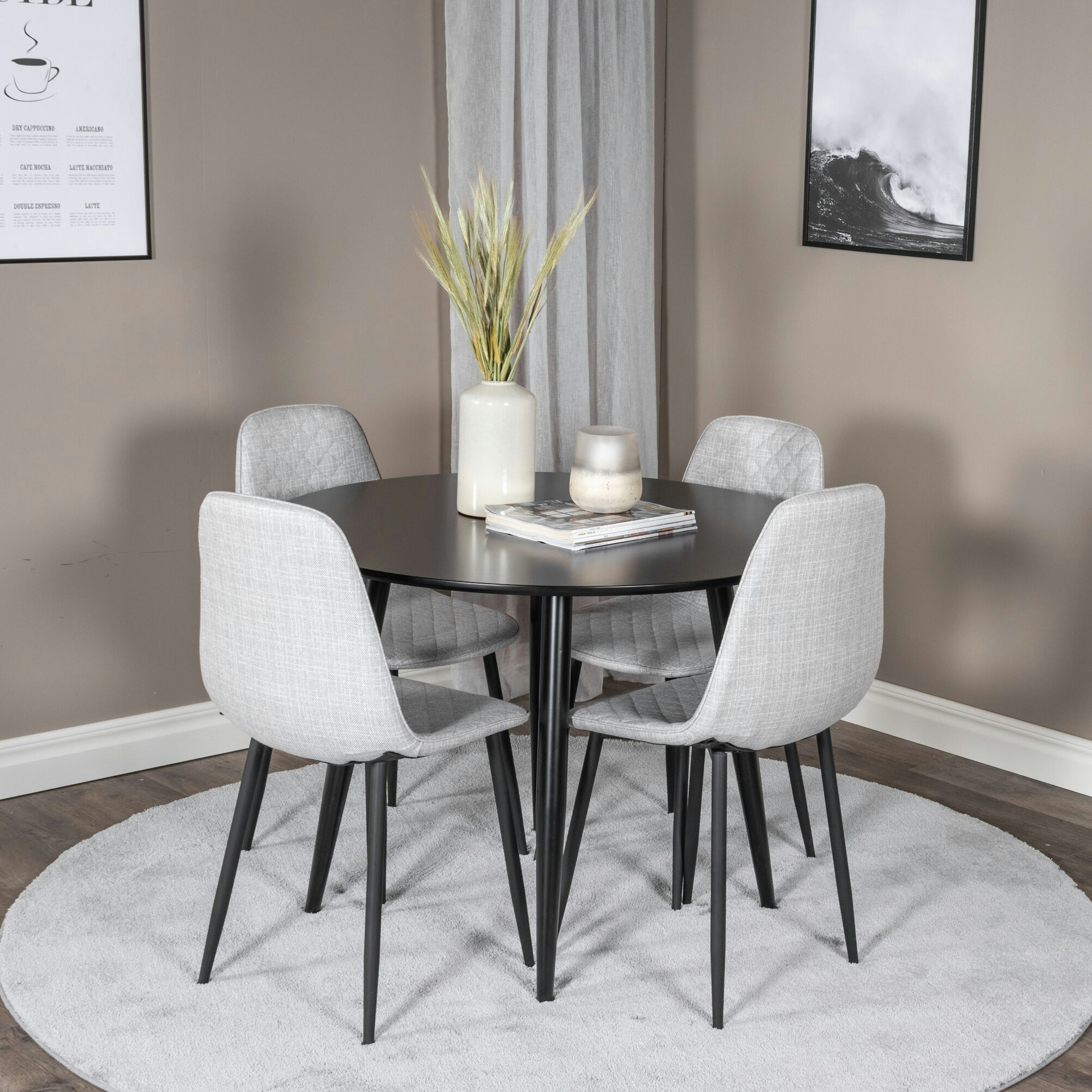 Matgrupp Venture Home Plaza med 4st Polar Stolar