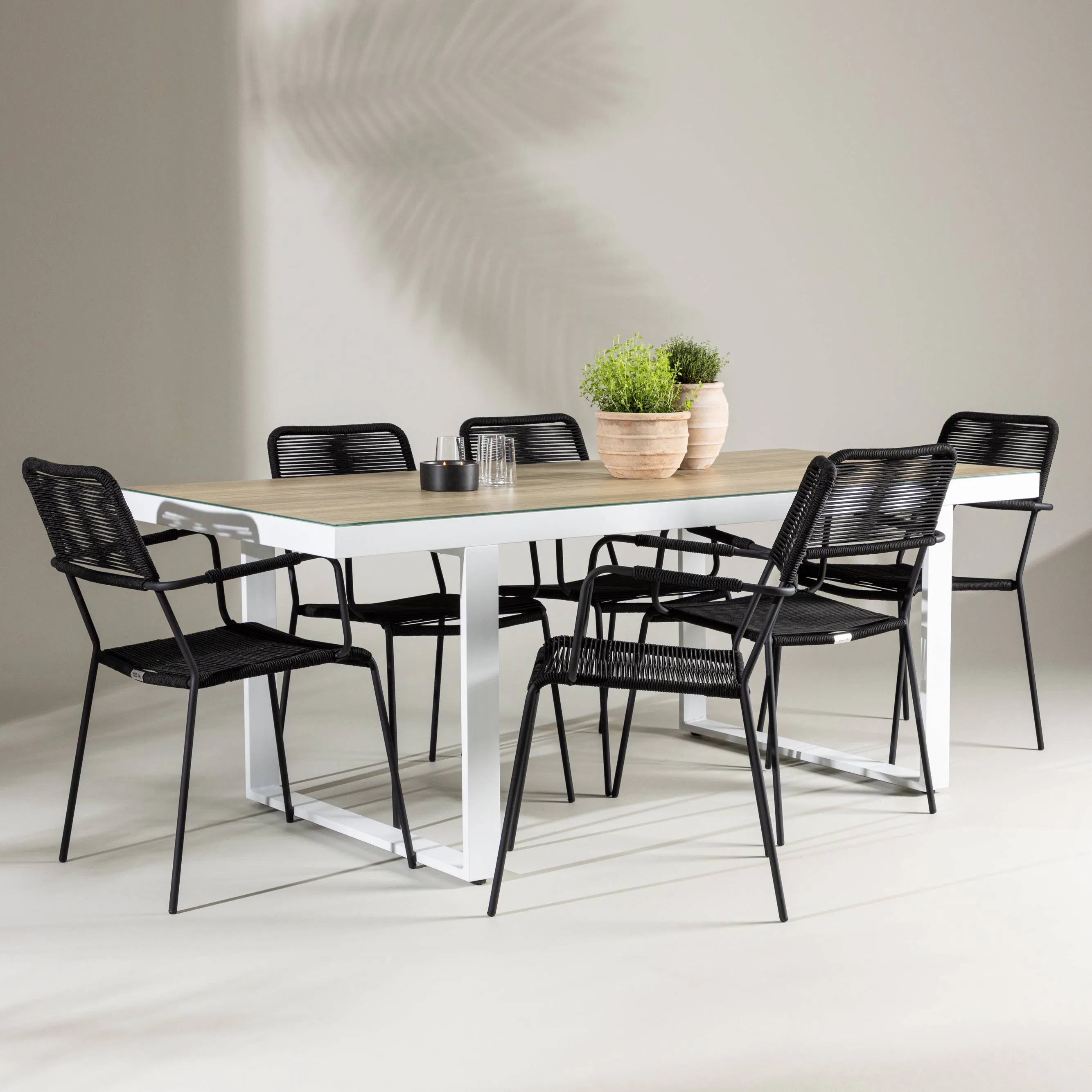 Trädgårdsgrupp Venture Home Merlo med 6 Lindos Karmstolar