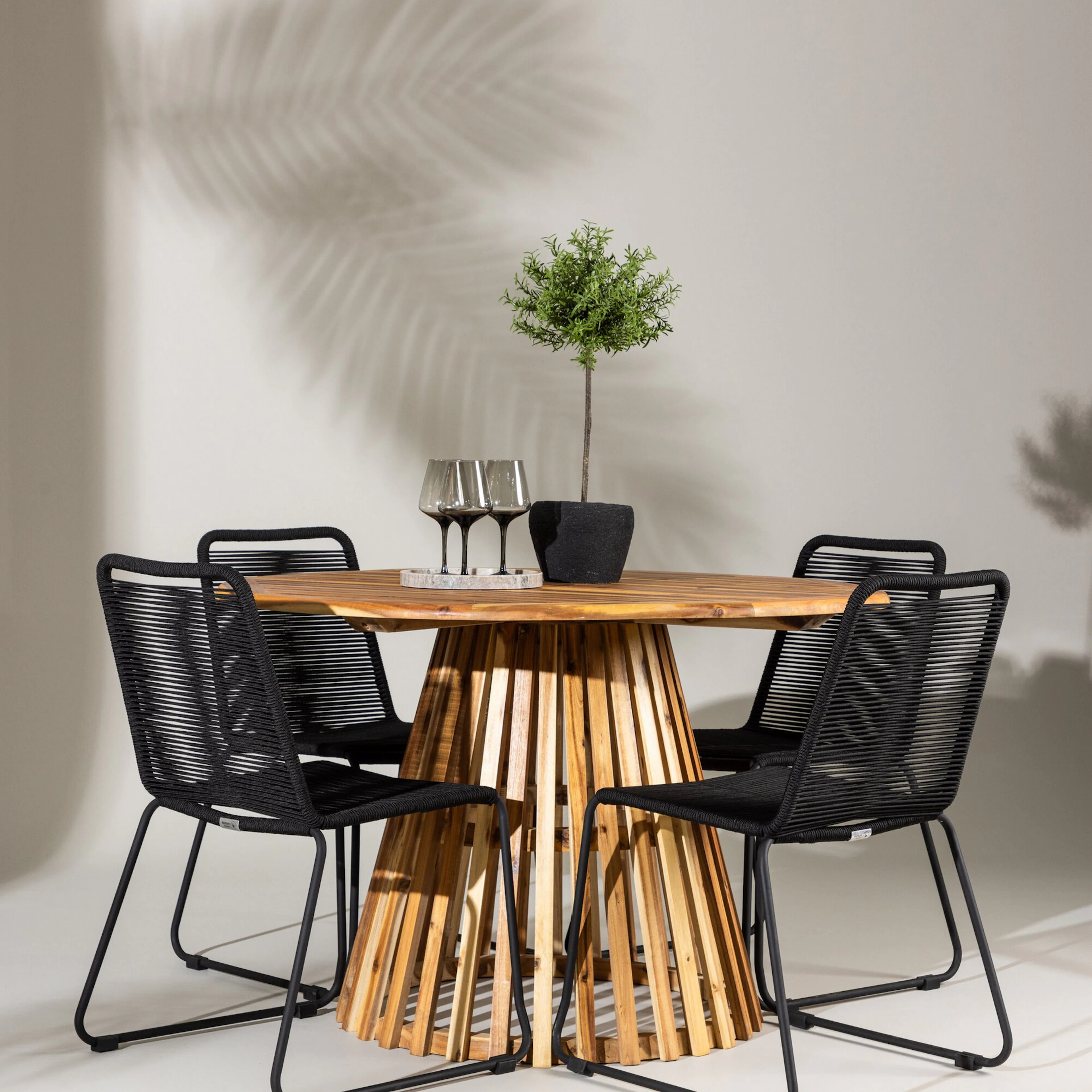 Trädgårdsgrupp Venture Home Lumpur med 4 Lindos Trädgårdsstolar