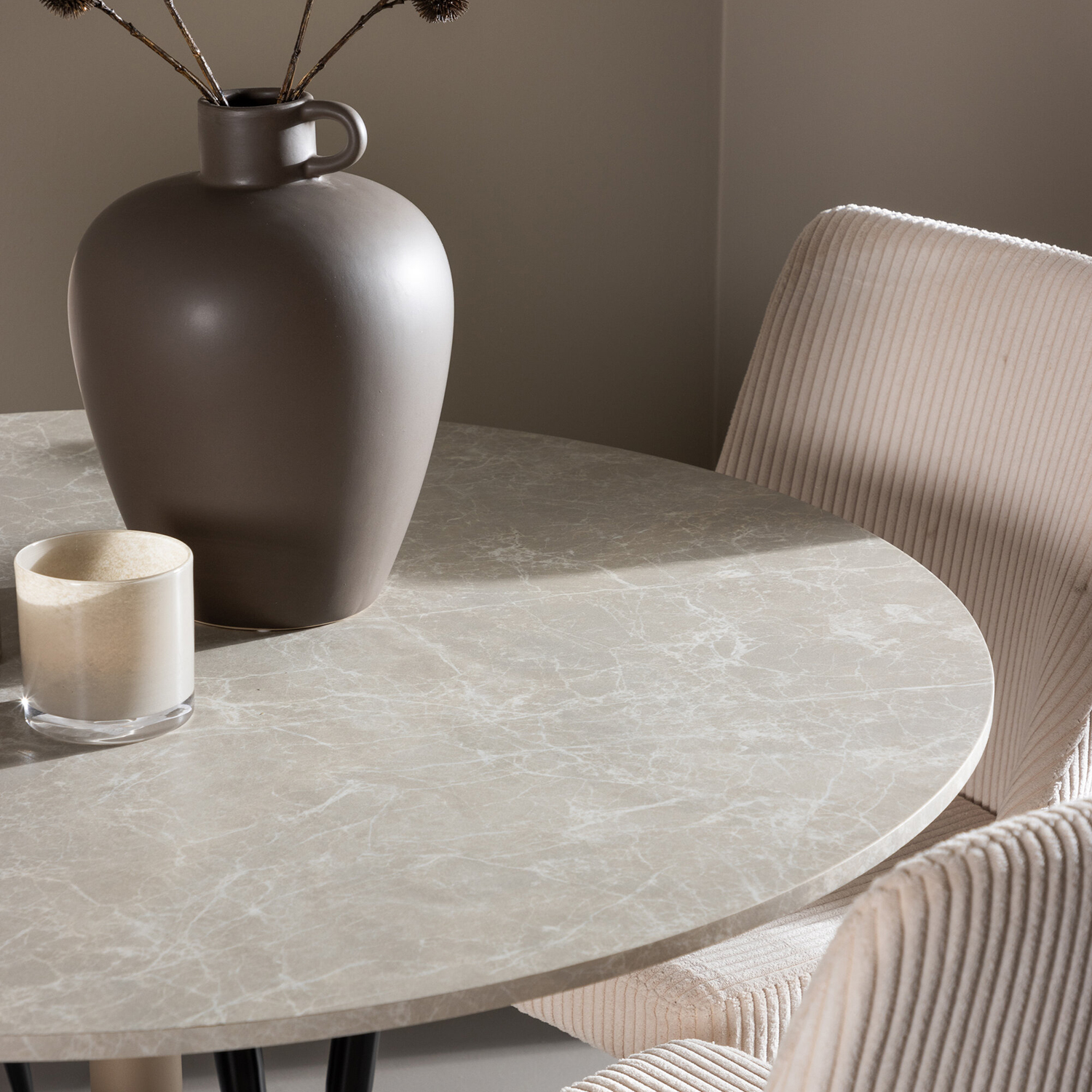 Matgrupp Venture Home Lycke Ø110 med 4 st Leone Stolar