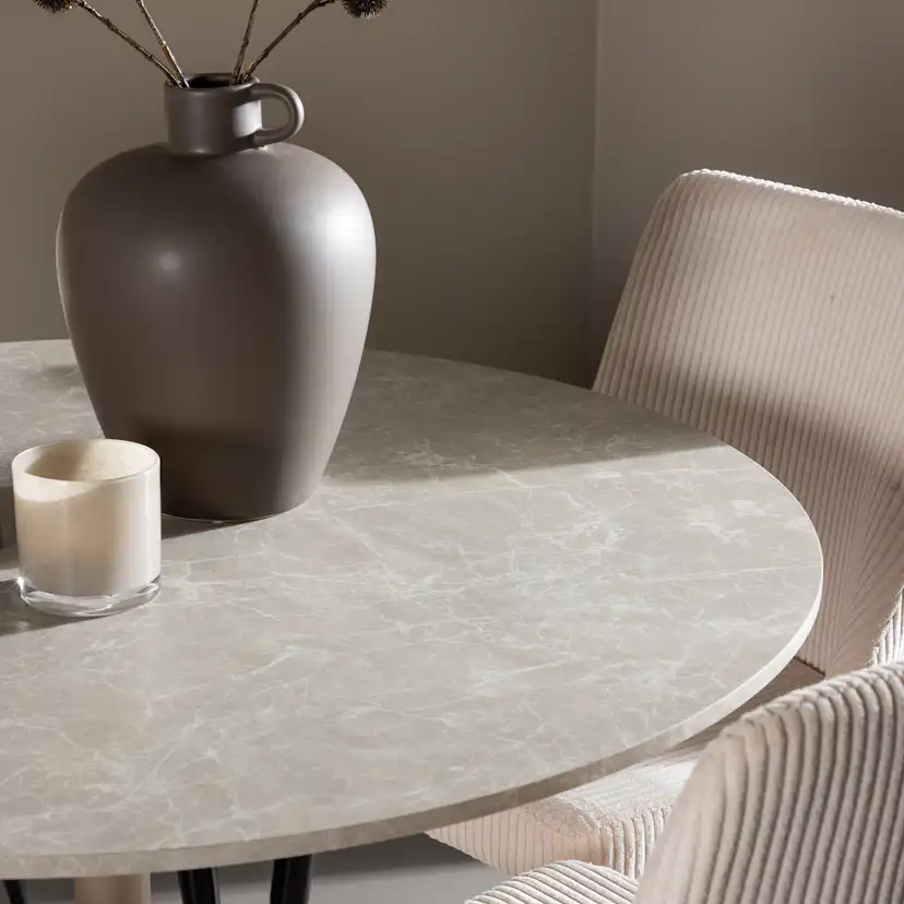 Matgrupp Venture Home Lycke Ø110 med 4 st Leone Stolar