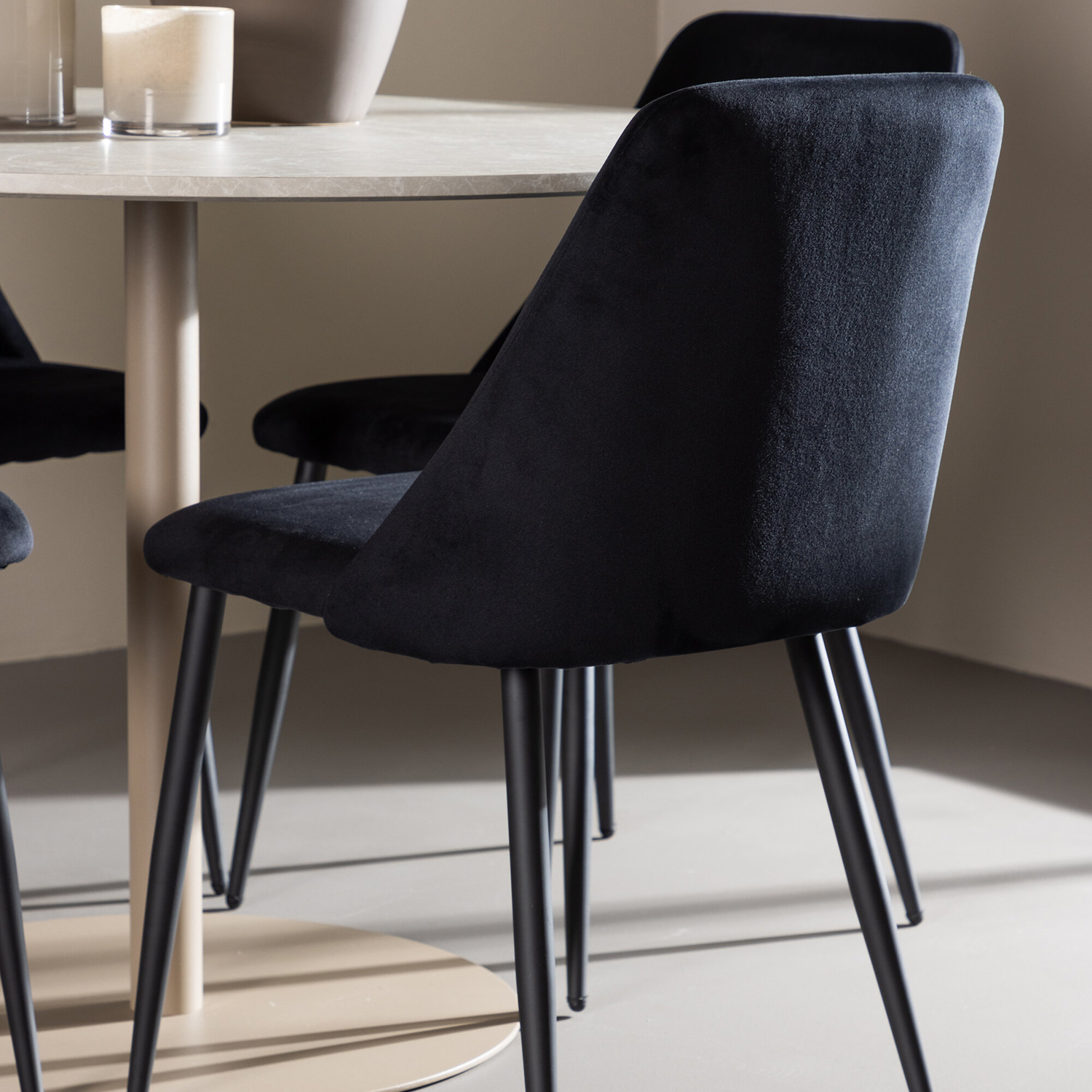 Matgrupp Venture Home Lycke Ø110 med 4 st Night Stolar