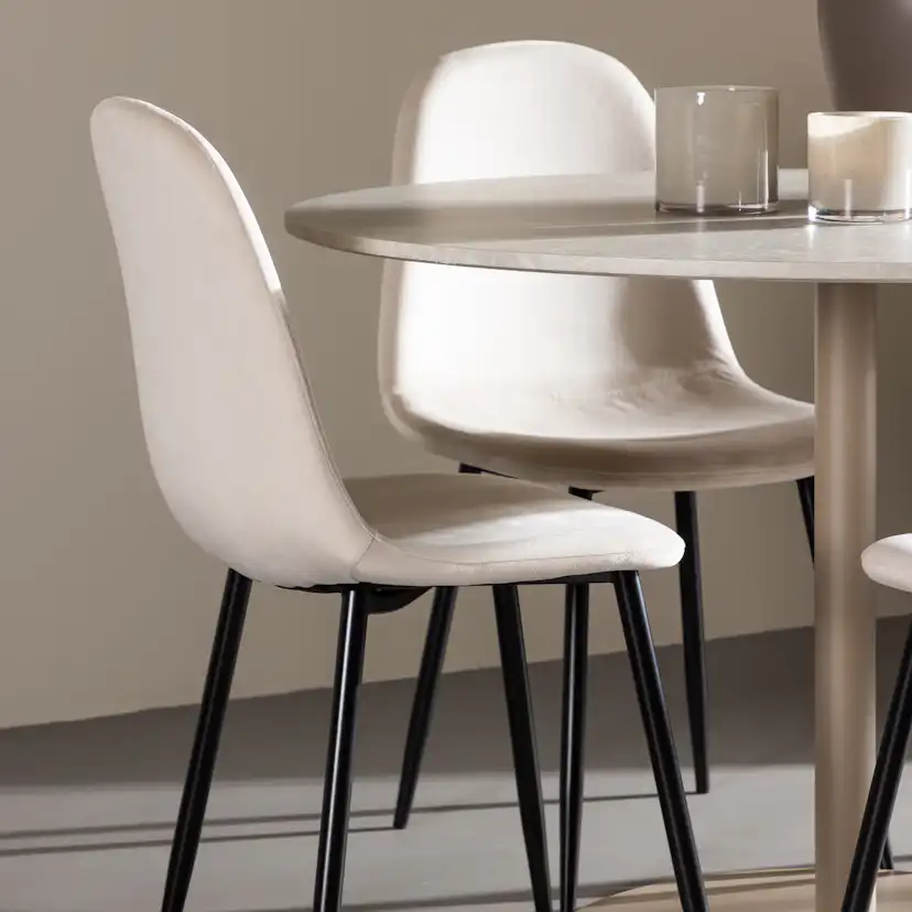 Matgrupp Venture Home Lycke Ø110 med 4 st Polar Stolar Sammet