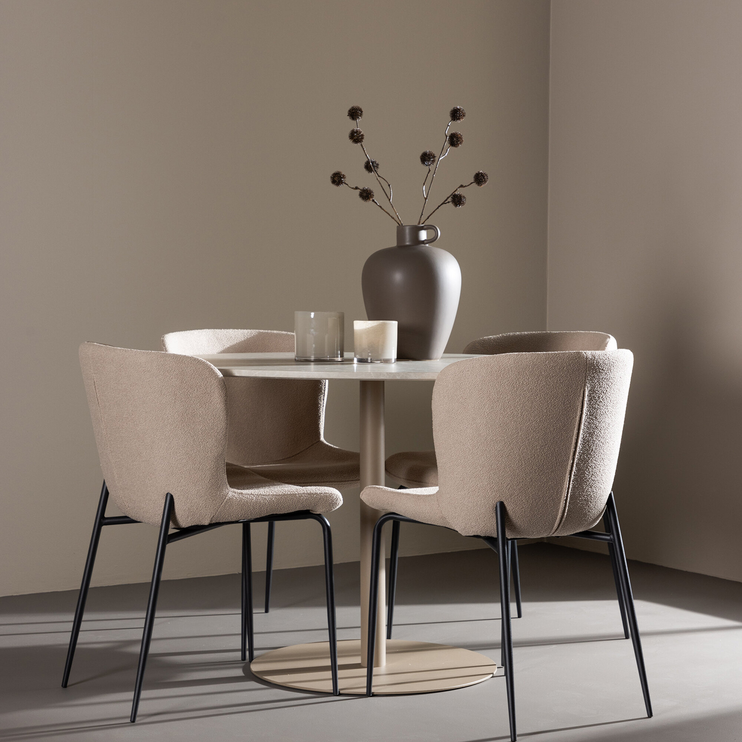 Matgrupp Venture Home Lycke Ø110 med 4 st Modesto Stolar