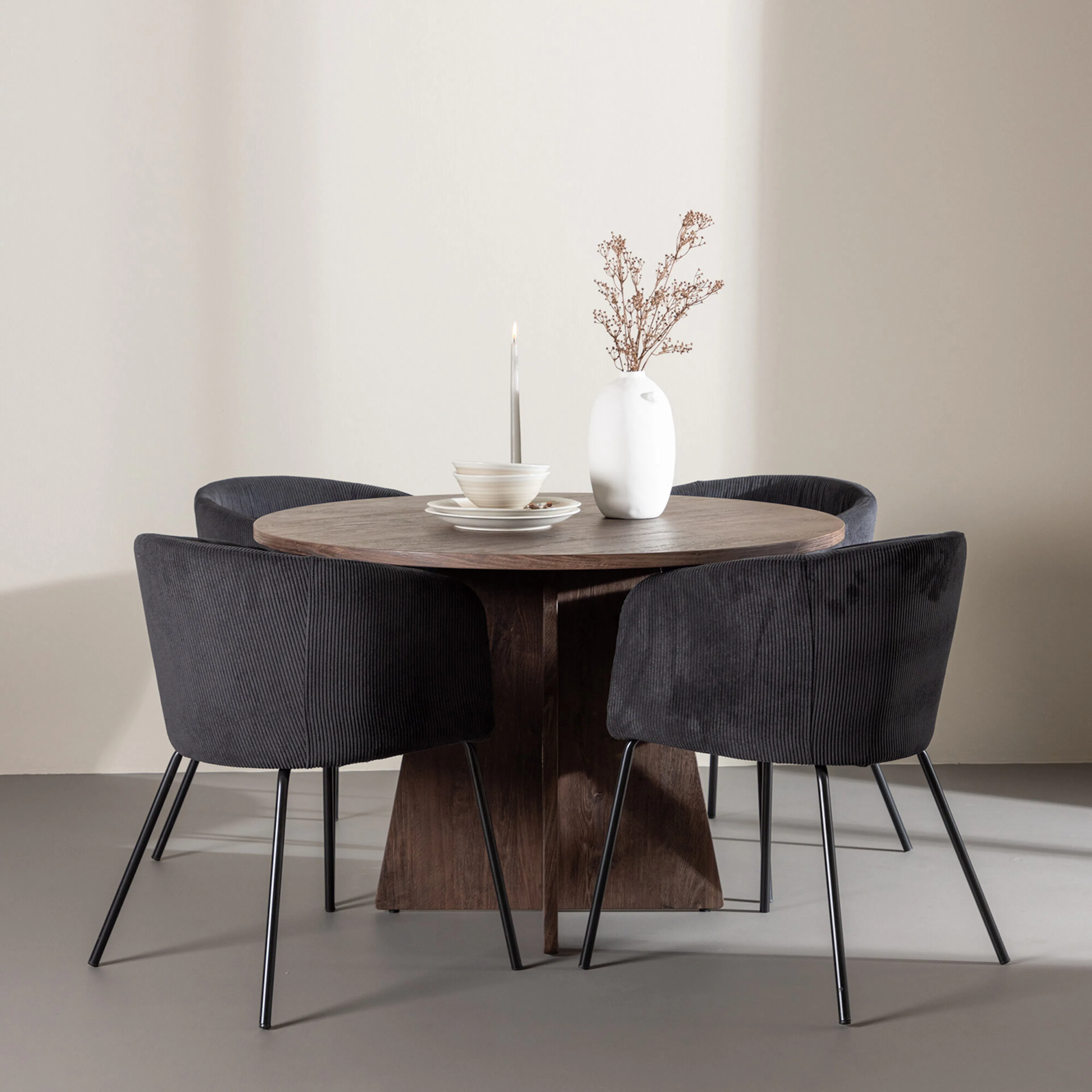 Matgrupp Venture Home Bootcut Ø110 med 4 st Berit Stolar